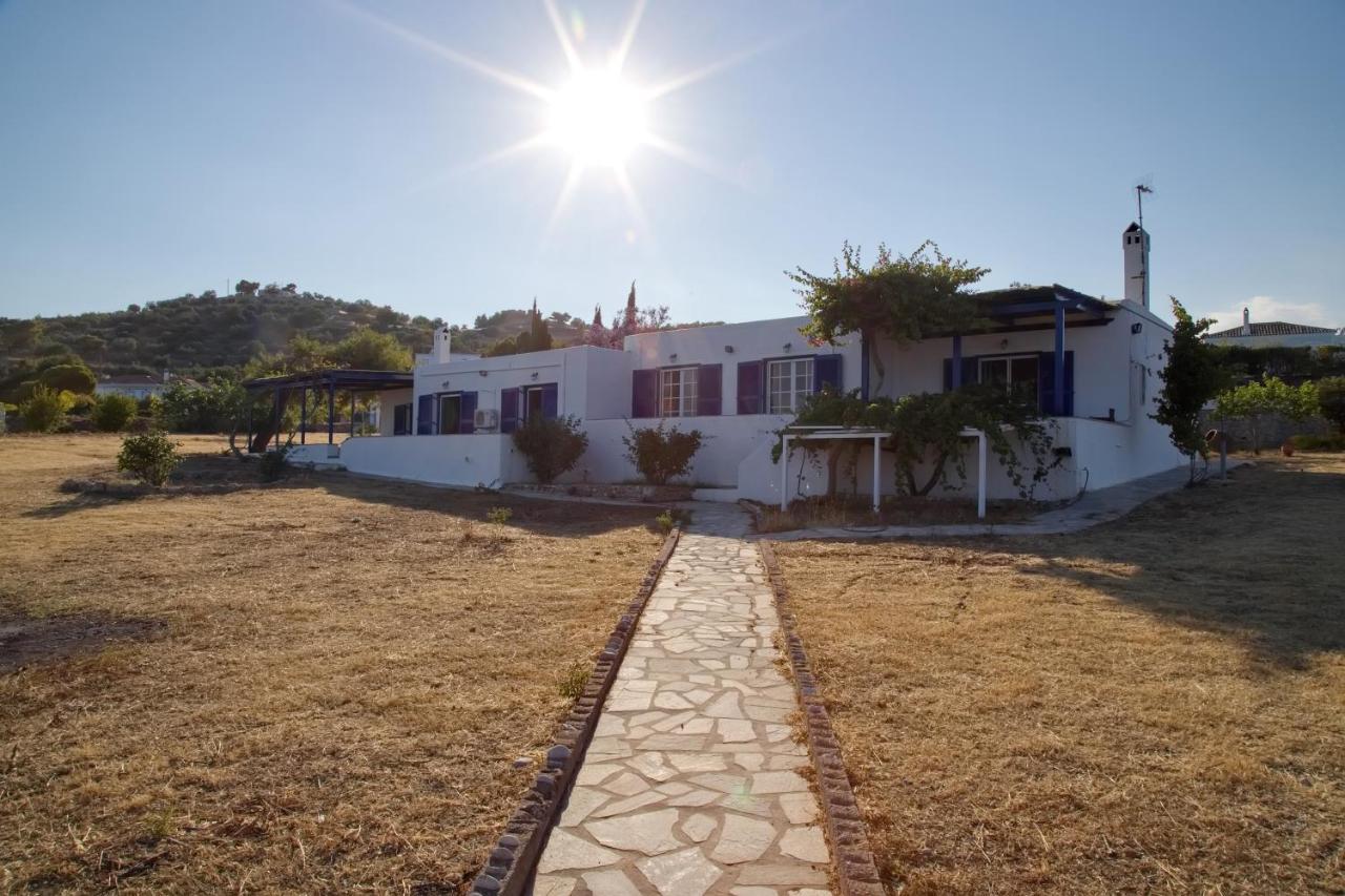 Aroura Homes 4Br Beachfront Villa Spétses Zewnętrze zdjęcie