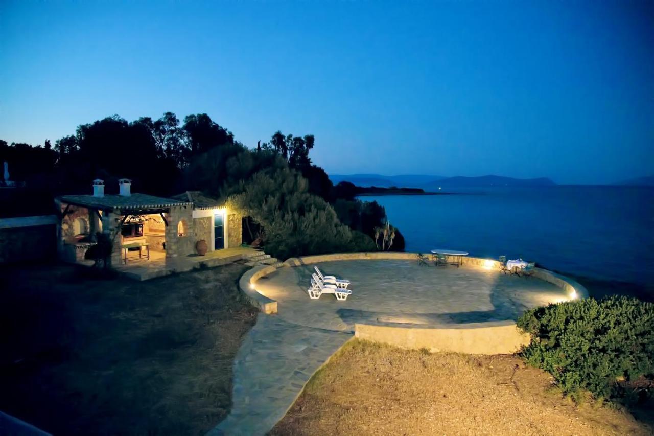 Aroura Homes 4Br Beachfront Villa Spétses Zewnętrze zdjęcie