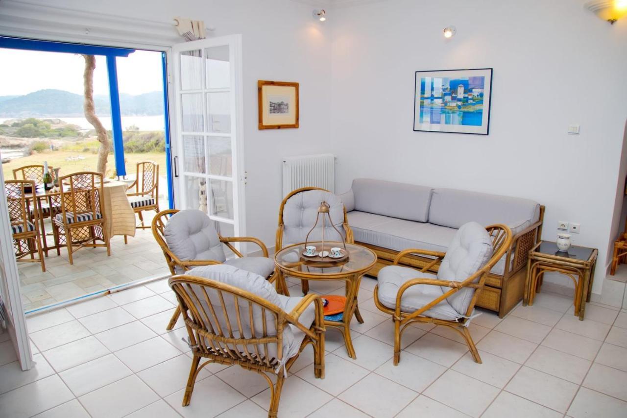Aroura Homes 4Br Beachfront Villa Spétses Zewnętrze zdjęcie