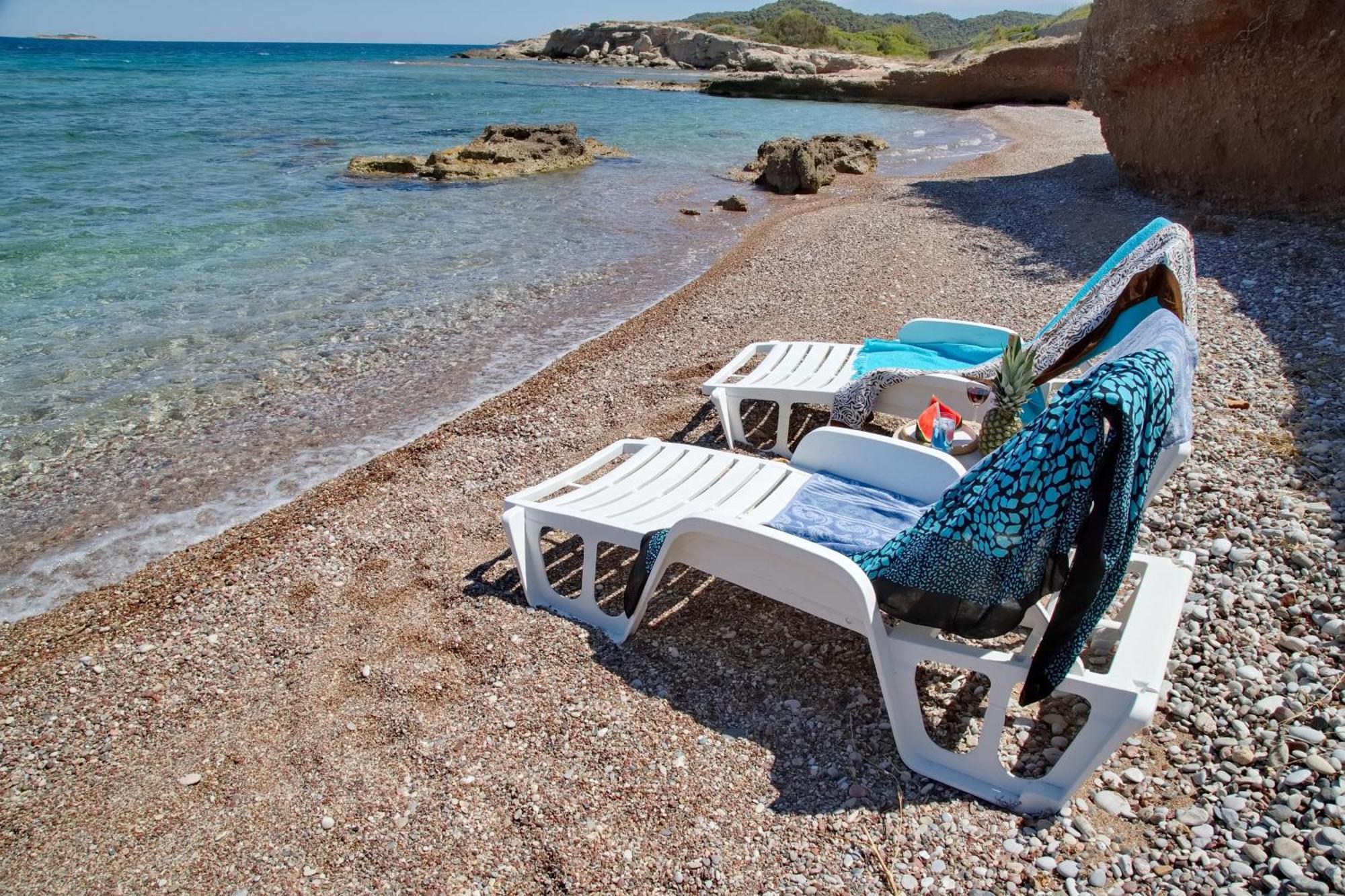 Aroura Homes 4Br Beachfront Villa Spétses Zewnętrze zdjęcie